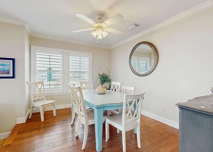 Three Story Beachfront With Private Pool Porch And Boardwalk To Gulf Coast Holiday home