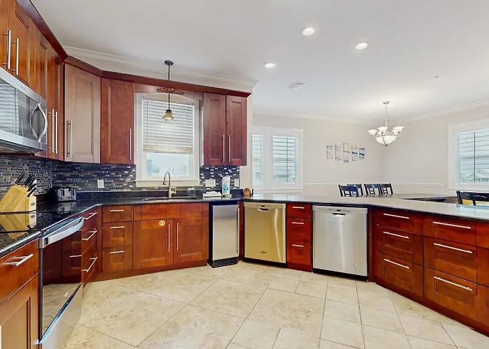 Three Story Beachfront With Private Pool Porch And Boardwalk To Gulf Coast