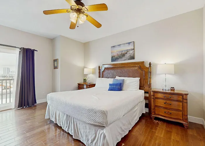 Holiday home Three Story Beachfront With Private Pool Porch And Boardwalk To Gulf Coast Gulf Shores