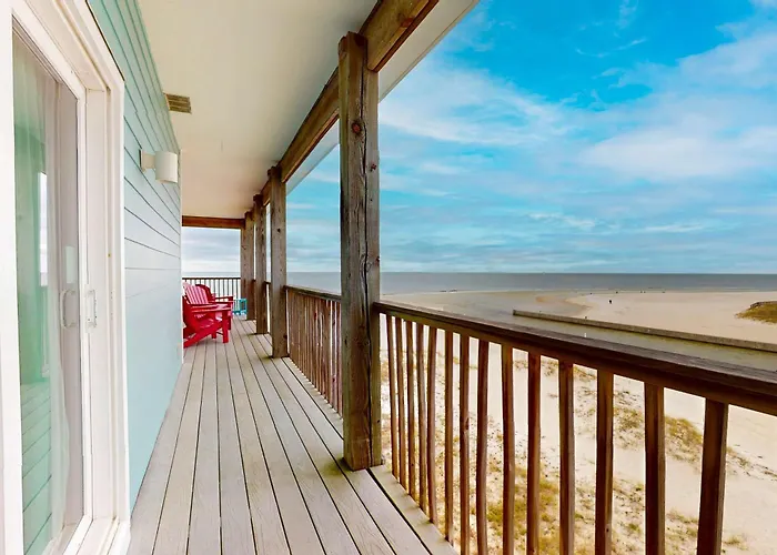 Three Story Beachfront With Private Pool Porch And Boardwalk To Gulf Coast Holiday home *